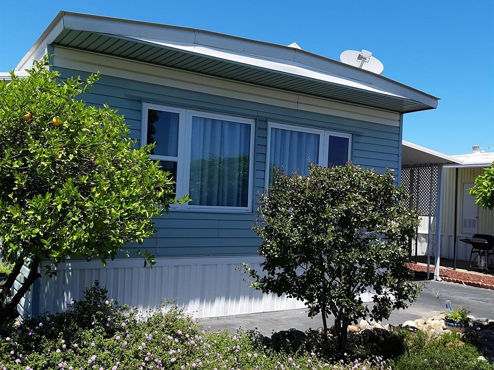 1st image of 296 Sunny Hills Dr