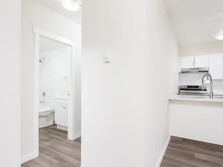 28 Garden Cres — Photo 10
