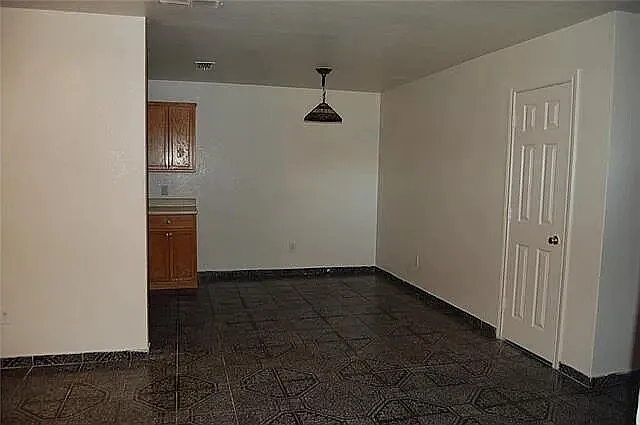 1202 Spell Ave — Photo 3