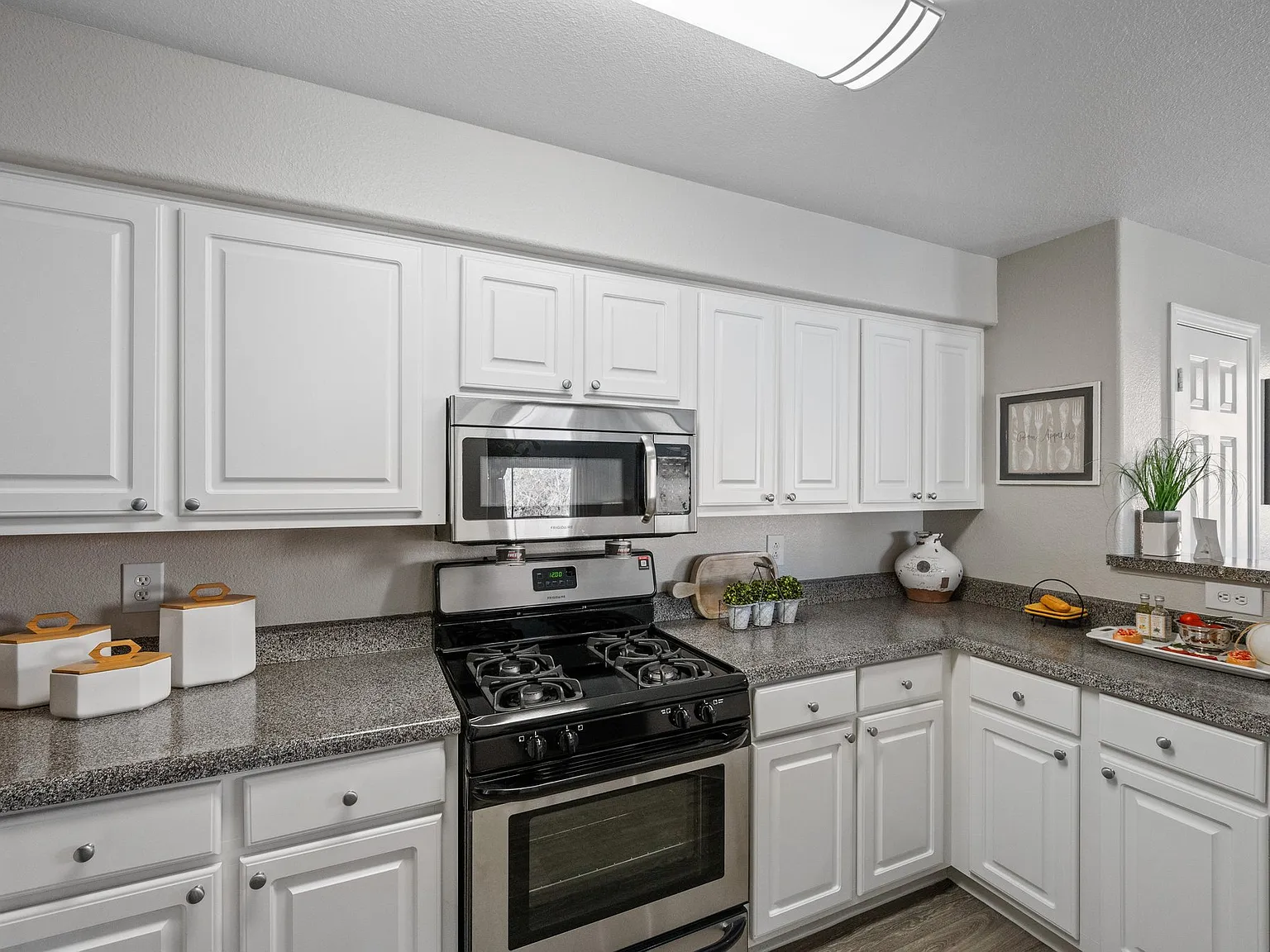 Palm Villas at Whitney Ranch — Photo 4