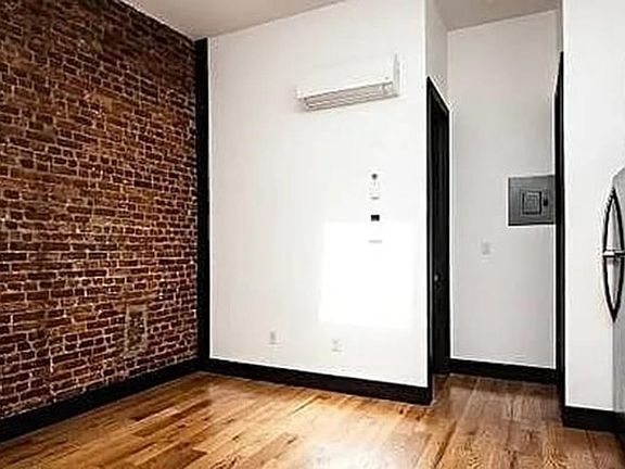 5th image of 758 Putnam Ave APT 3