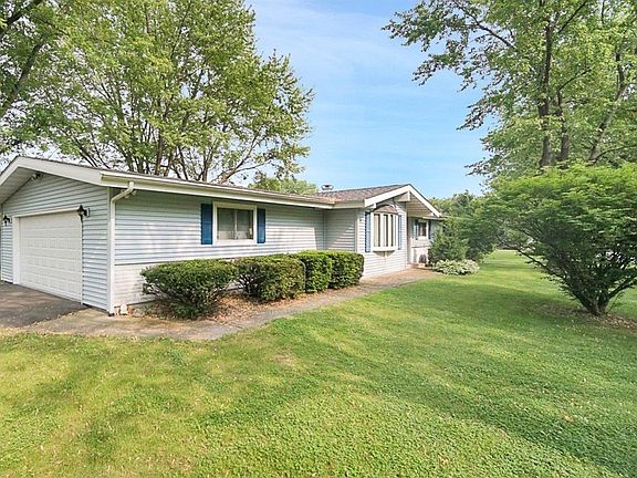 2nd image of 8901 Park Valley Ct