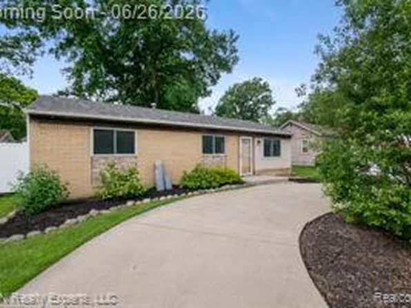 33515 Colfax Dr, Farmington Hills, MI 48335