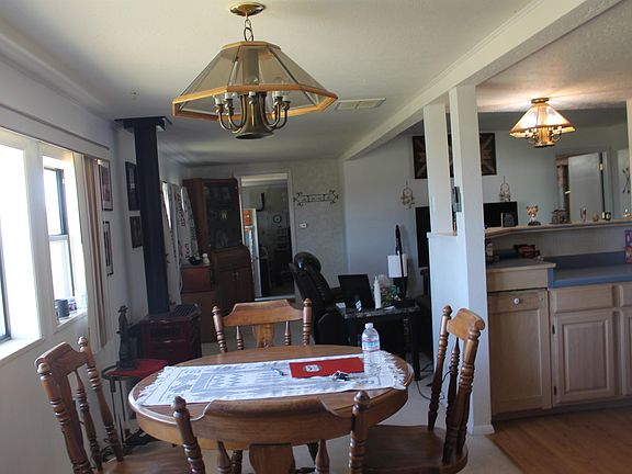 3rd image of 106 W 2nd St