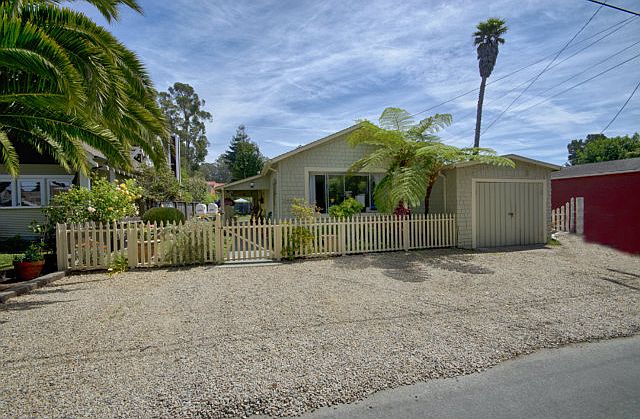 1st image of 208 Hollister Ave