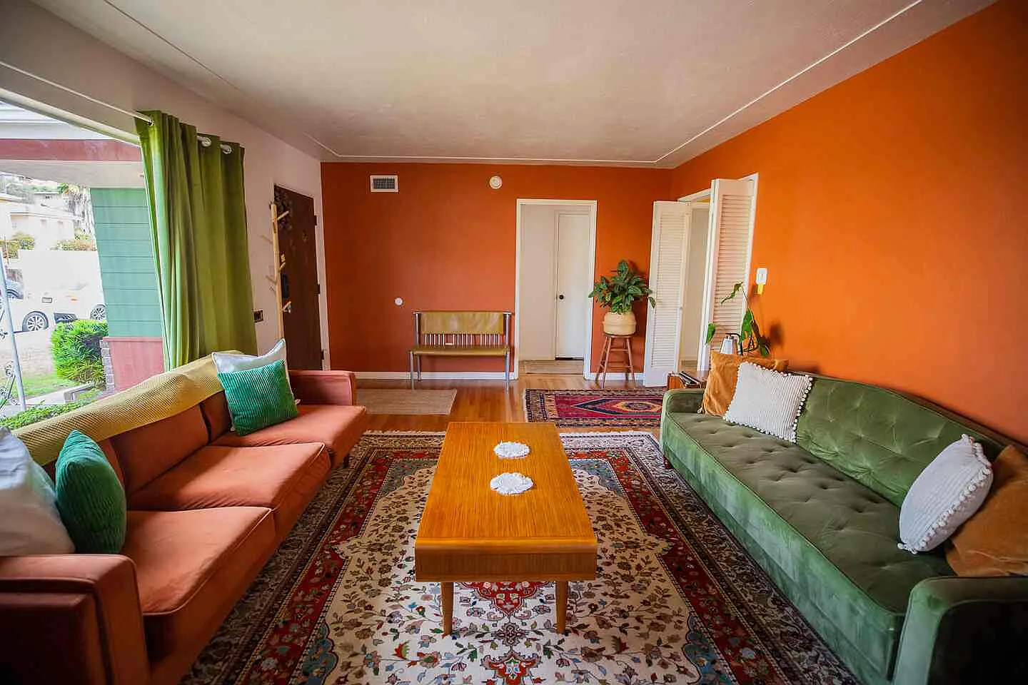 3 bed, 1375 sqft, $3,895 — Photo 3