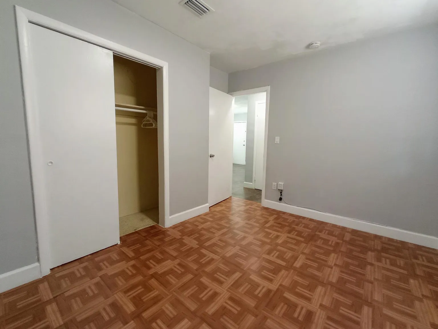 2 bed, 677 sqft, $2,400 — Photo 4