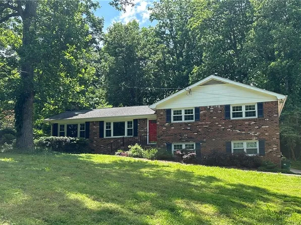 5669 Hillcrest Dr, Acworth, GA 30102