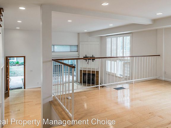 5th image of 708 El Redondo Ave Unit 2