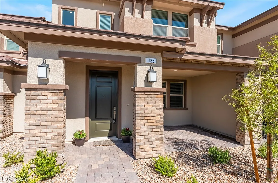 3 bed, 2.5 bath, 1787 sqft, $3,450 — Photo 2