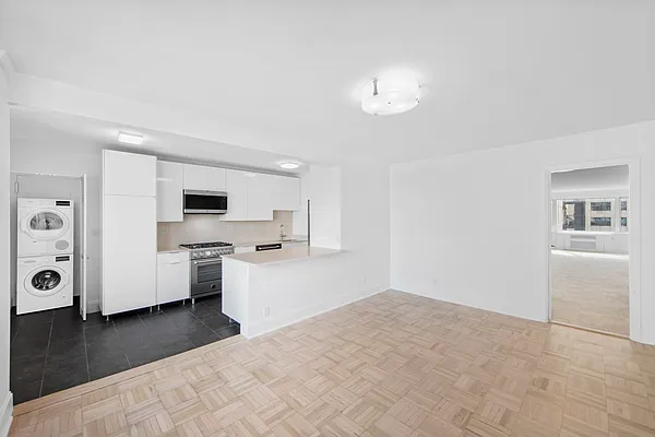 Rented by Stonehenge NYC LLC | media 3