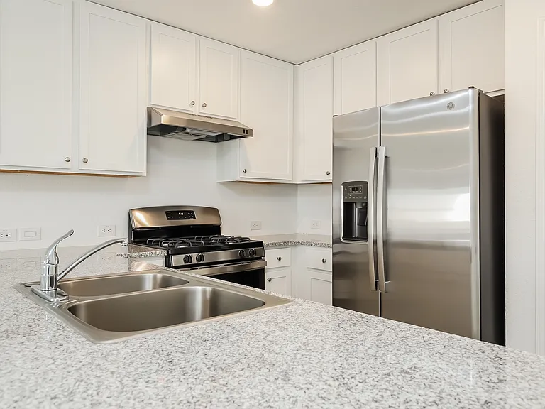 2815 Gustavo Dr — Photo 6