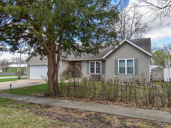 3rd image of 401 E Vermillion St