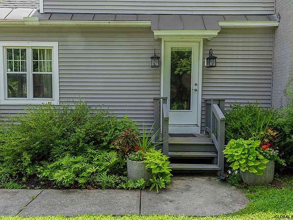 2nd image of 222 Crescent Ave