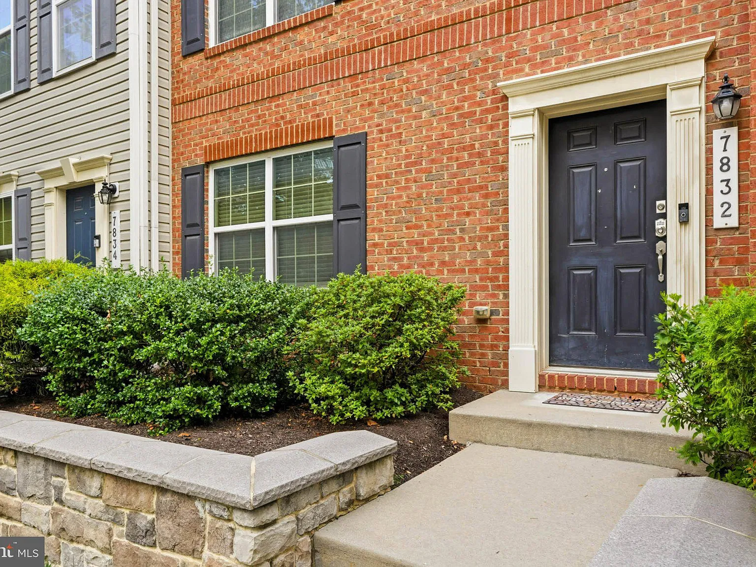 3 bed, 4.0 bath, 1996 sqft, $3,500 — Photo 3