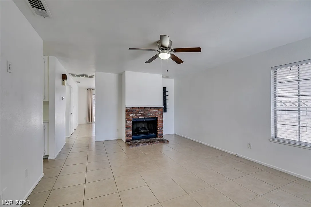 2 bed, 2.0 bath, 1164 sqft, $1,550 — Photo 3