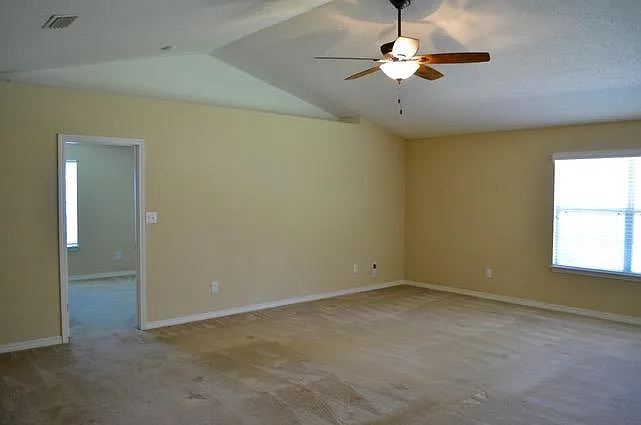 11746 Madrone Ln — Photo 2