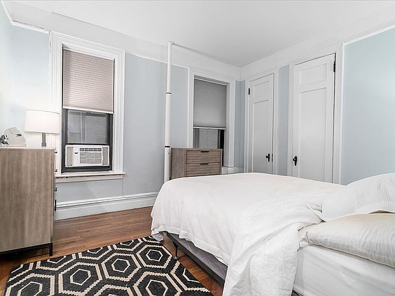 4th image of 61 E 86th St APT 25