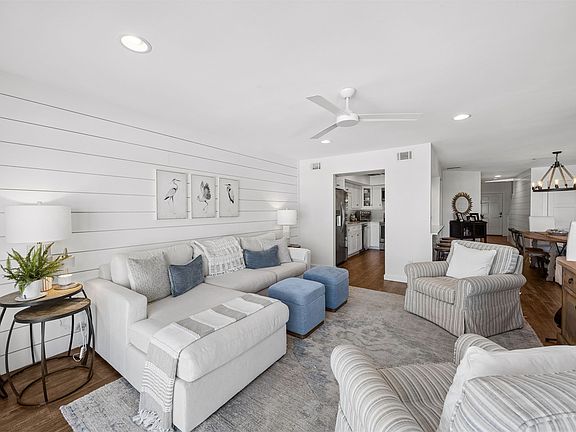 5th image of 3024 S Fletcher Ave