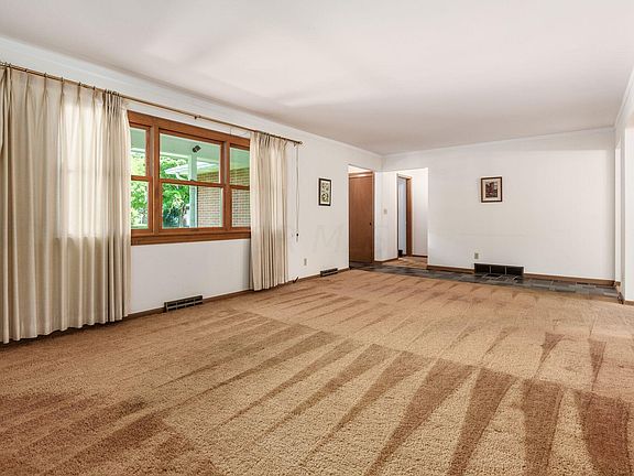 5th image of 255 Bryant Ave