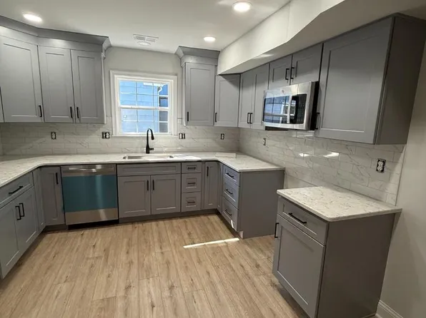 7017 Collins Ave, Pennsauken, NJ 08109