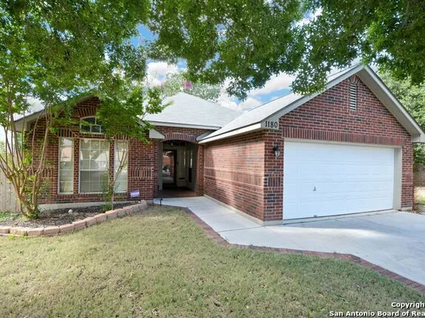 1180 Berry Creek Dr, Schertz, TX 78154