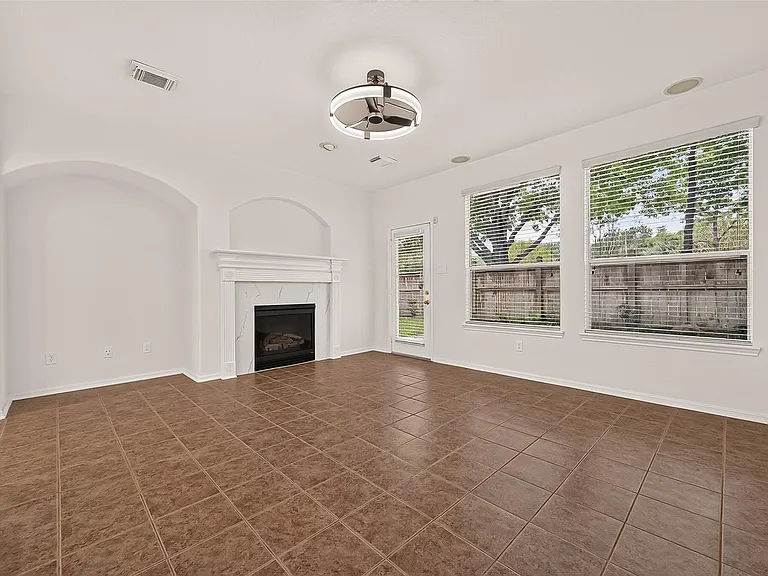 6118 Breezy Hollow Ln — Photo 11