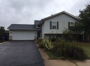 3957 N Port Dr, Rockford, IL 61109