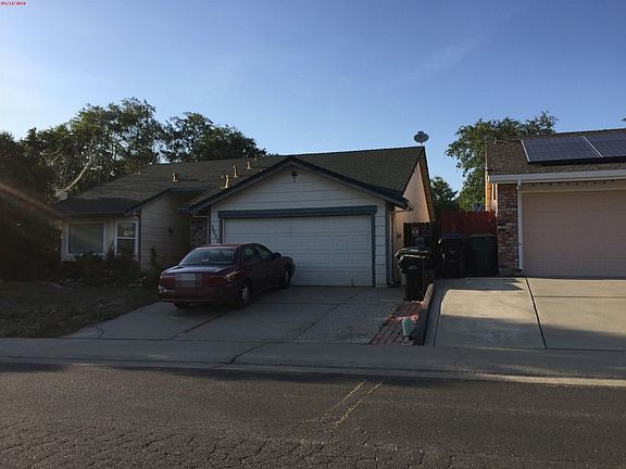 3rd image of 3937 N Country Dr