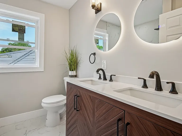 223 Victor St — Photo 13