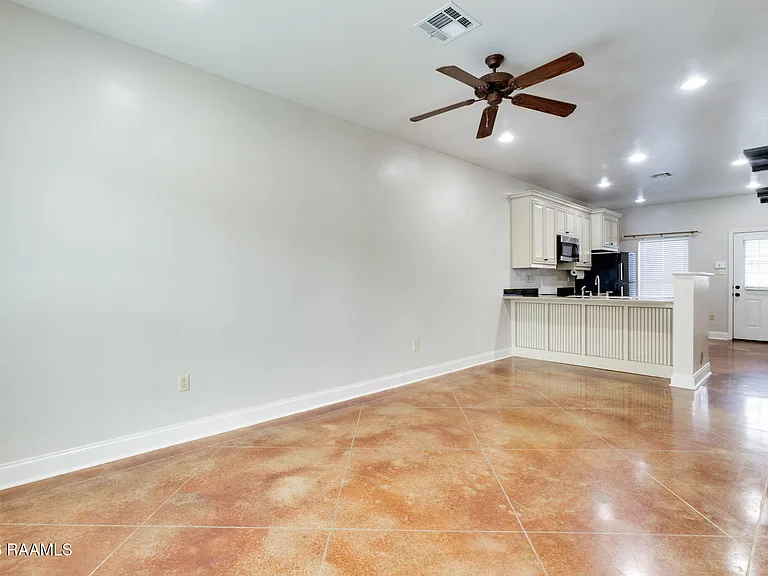 300 Roosevelt St #A — Photo 3