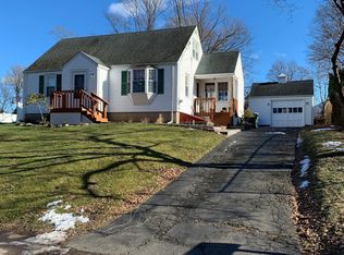 74 Valleyview Rd, Fairfield, CT 06824