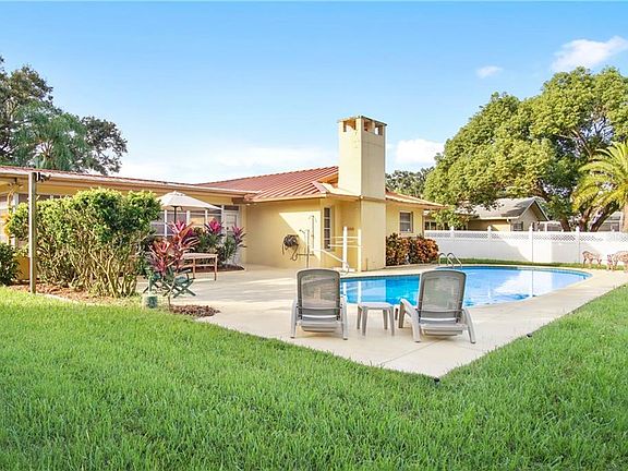 4th image of 2670 Saint Andrews Dr