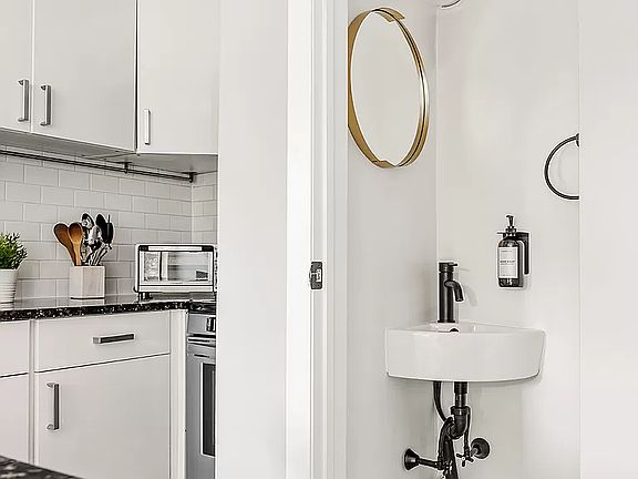 5th image of 340 11th St #5C