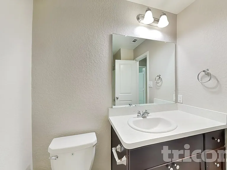 9736 Marbach Brk — Photo 13