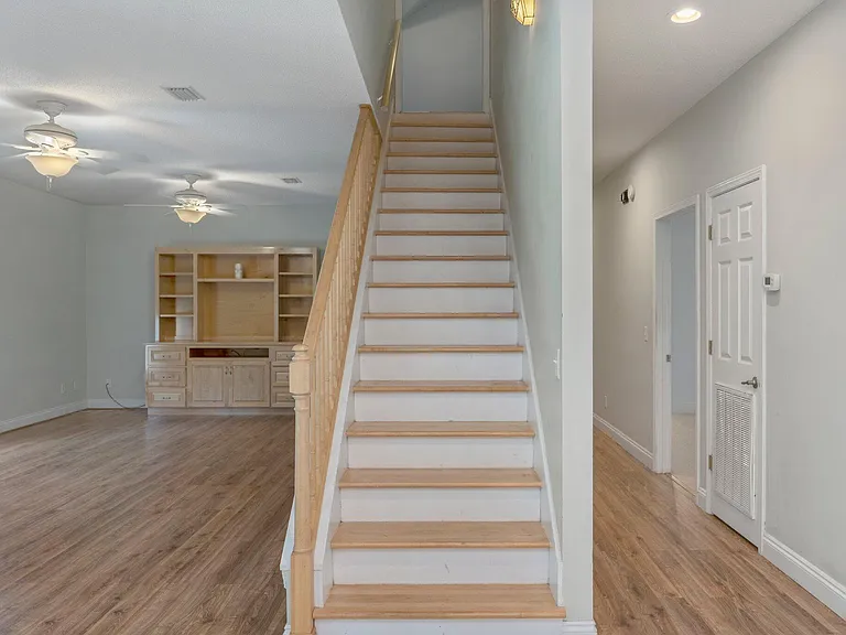 322 Crescent Dr — Photo 10