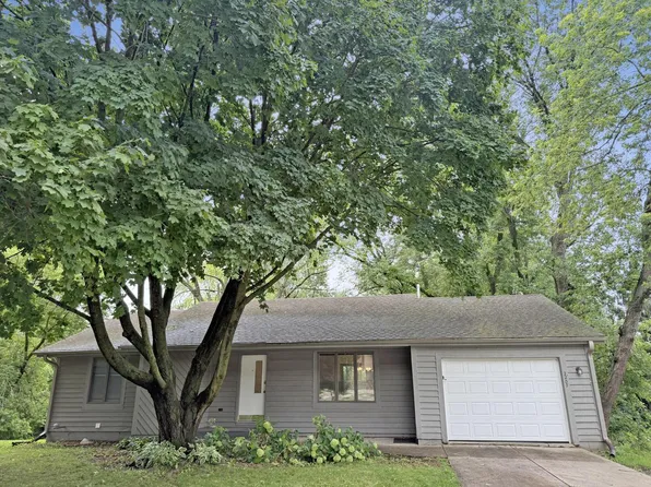 2207 Norwood DRIVE, Waukesha, WI 53188