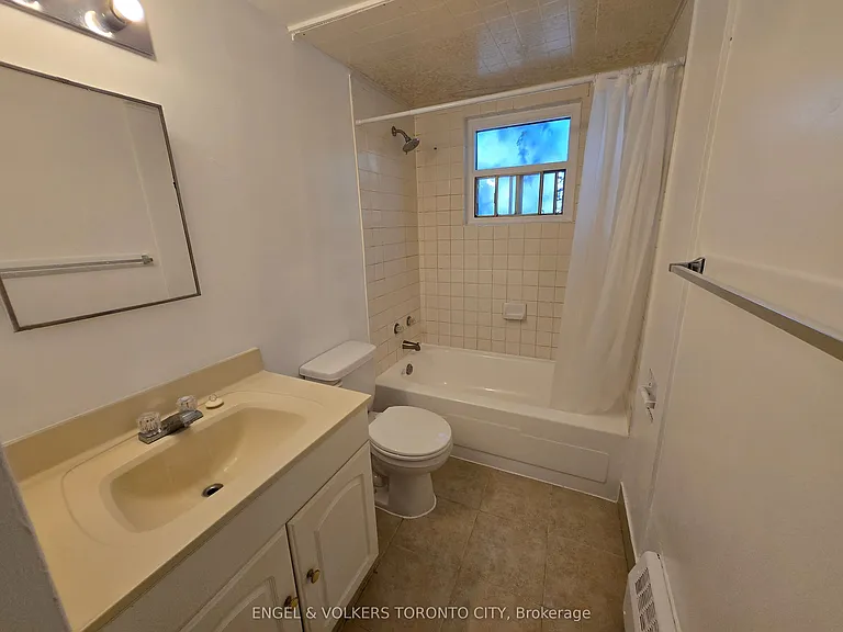 109 Gowan St #201 — Photo 7