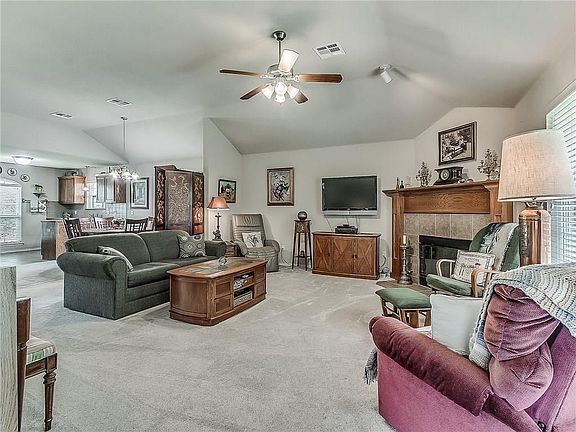 5th image of 104 Tecumseh Meadows Dr
