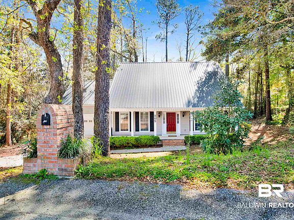 3rd image of 105 Pagan Cir