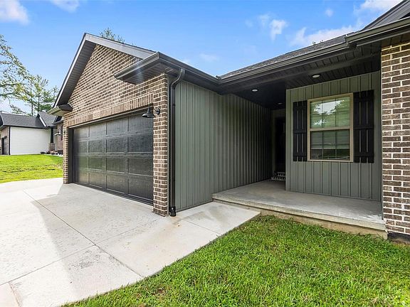 3rd image of 2333 Sherwood Dr
