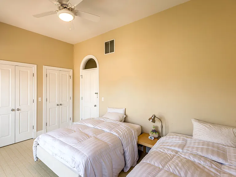 2226 N Magnolia Ave — Photo 11