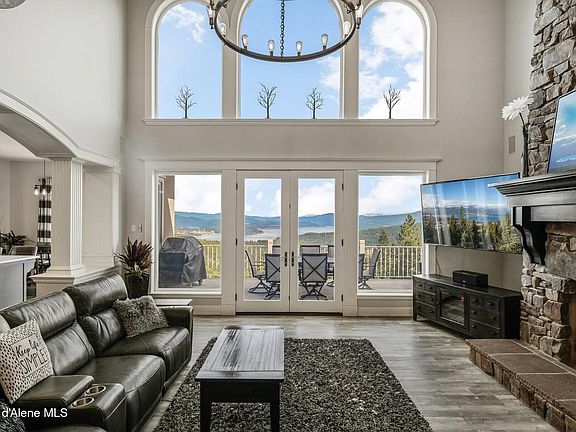 2nd image of 1238 S Reynolds Rd