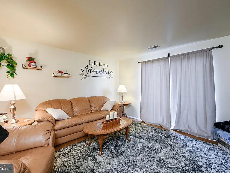 120 Roberta Jean Ave — Photo 3