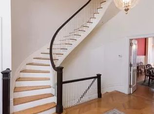 121 E 69th St #1, New York, NY 10021