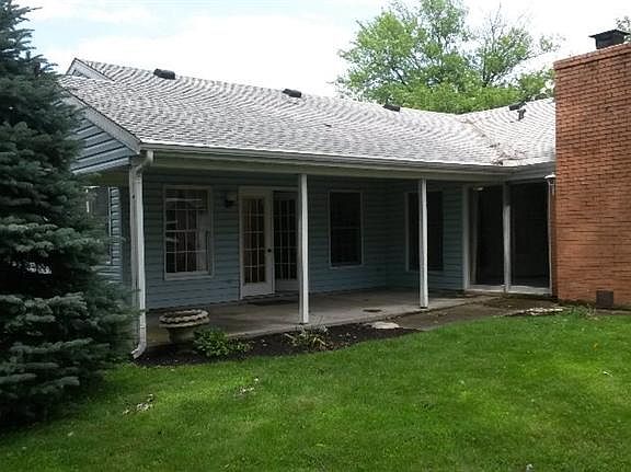 3rd image of 225 Tauber Dr