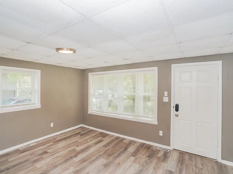 337949_020_living_room_13099174.jpg