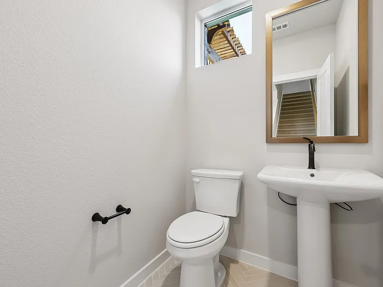 2866 Grandview Dr — Photo 22