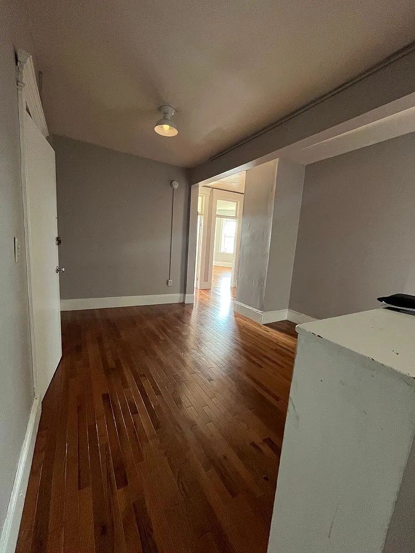 Huge 4 Bed Close to BU — Photo 3