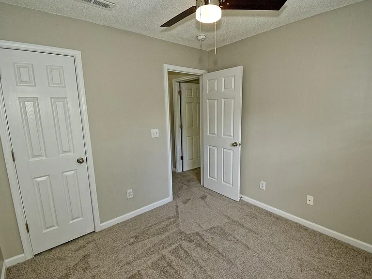 314 Canyon Lake Cir — Photo 19